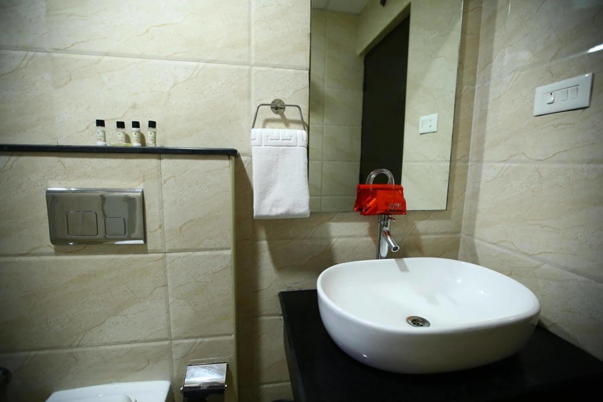 Fabhotel Alreef Residency 钦奈 外观 照片